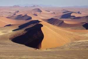 Namibia, Namib-Naukluft Park Sweeping sand dunes